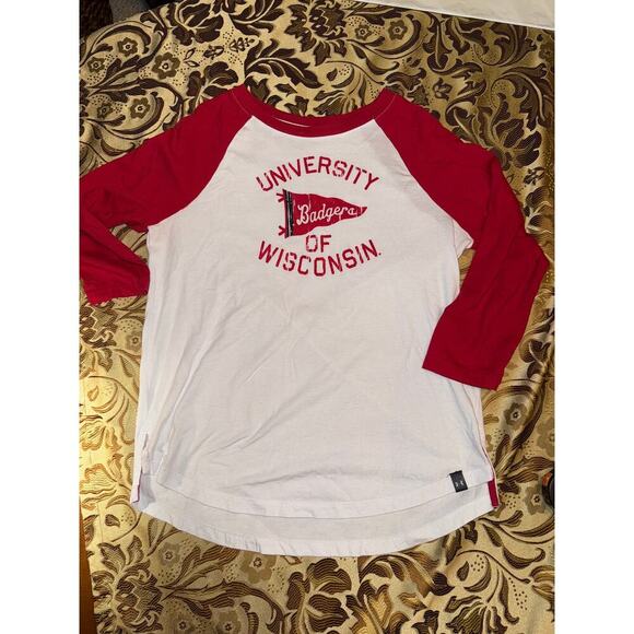 UNIVERSITY OF WISCONSIN shirt UNDER ARMOUR  SIZE M medium - Picture 1 of 4